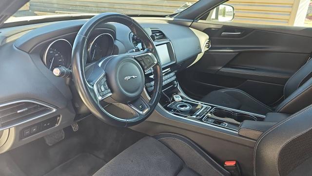 Jaguar Xe image 9