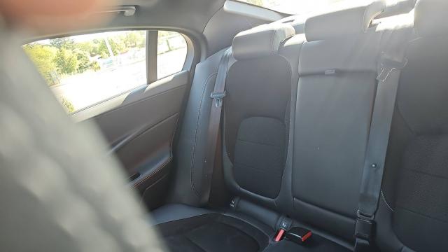 Jaguar Xe image 2