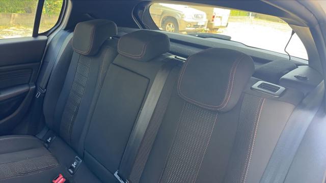 Peugeot 308 image 1