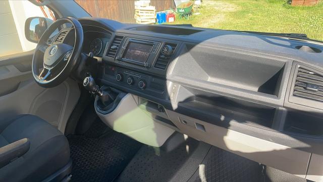 Volkswagen Transporter image 9