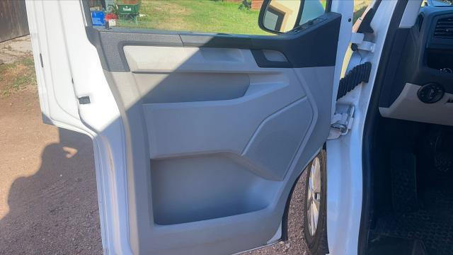 Volkswagen Transporter image 5