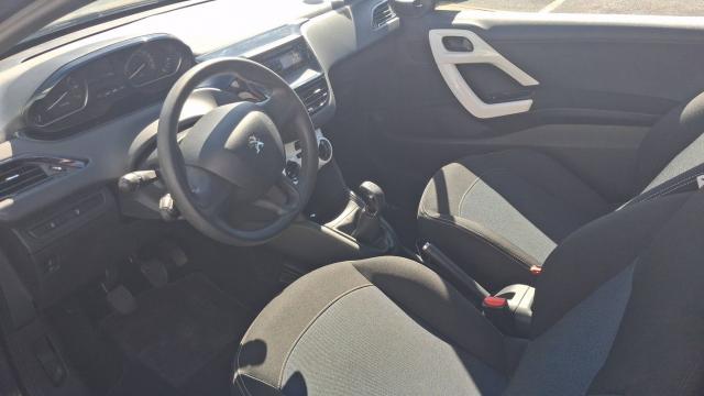 Peugeot 208 image 4