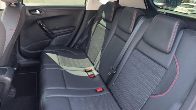 Peugeot 2008 image 7