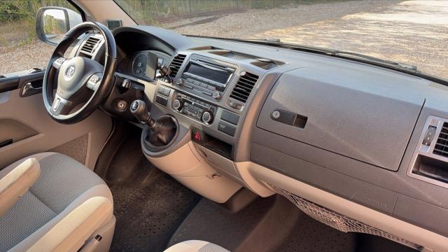 Volkswagen Caravelle image 4