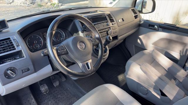Volkswagen Caravelle image 7