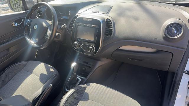 Renault Captur image 2