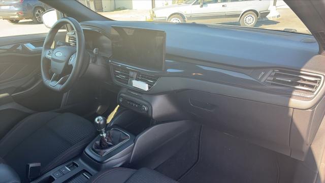Ford Focus image 8