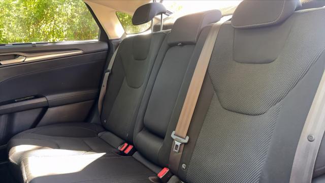 Ford Mondeo image 9