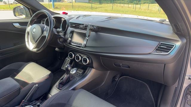 Alfa Romeo Giulietta image 4