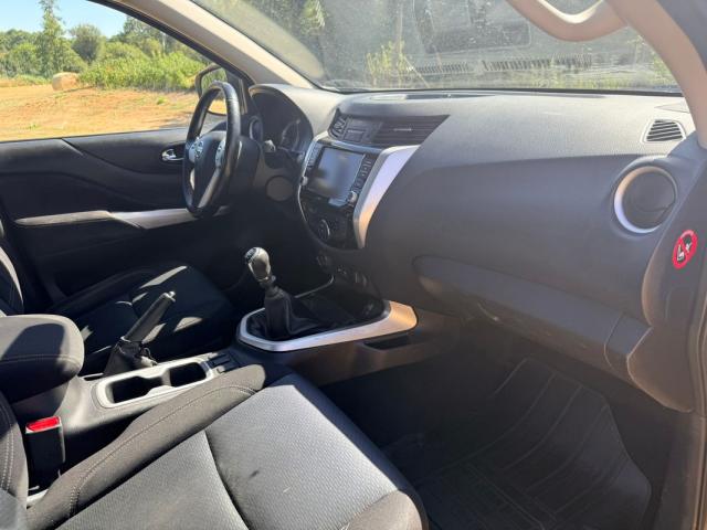 Nissan King Cab. image 6