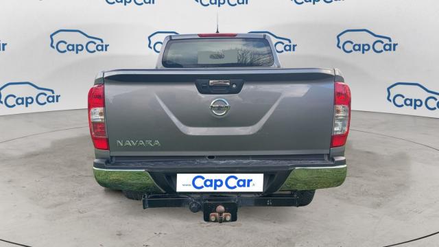 Nissan King Cab. image 8