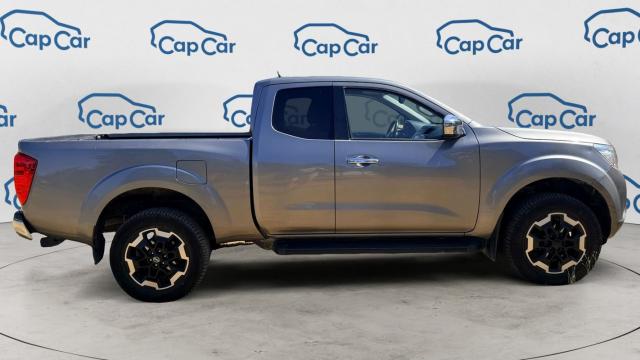 Nissan King Cab. image 9