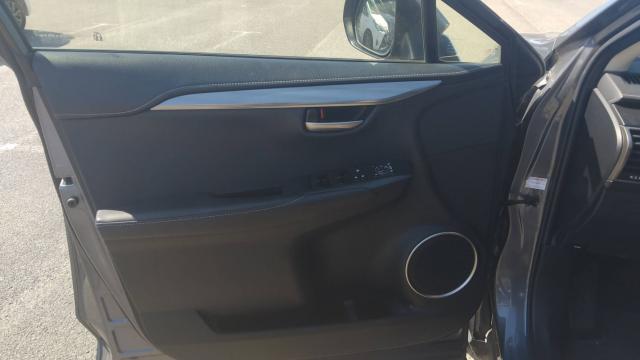 Lexus Nx 300h image 2