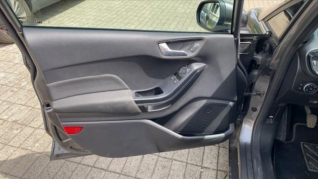Ford Fiesta image 9