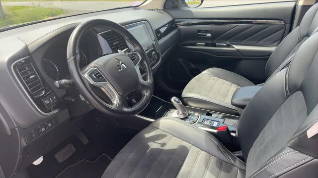 Mitsubishi Outlander image 6