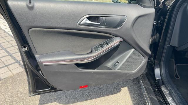Mercedes Benz Gla image 4