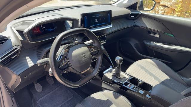 Peugeot 208 image 1