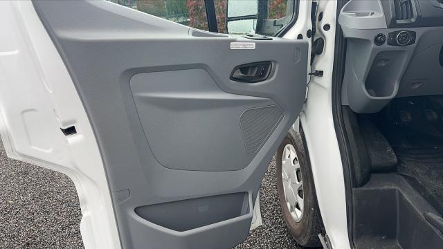 Ford Transit image 4