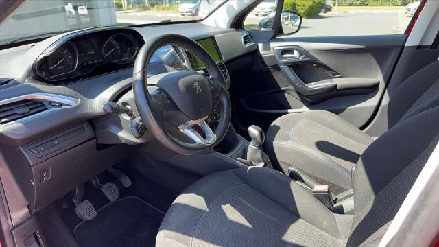 Peugeot 208 image 4