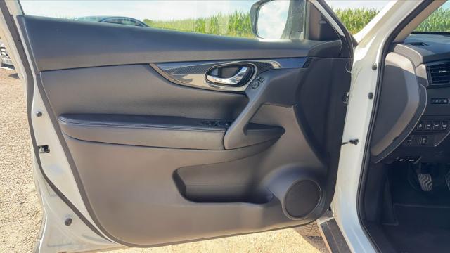 Nissan X-Trail image 8