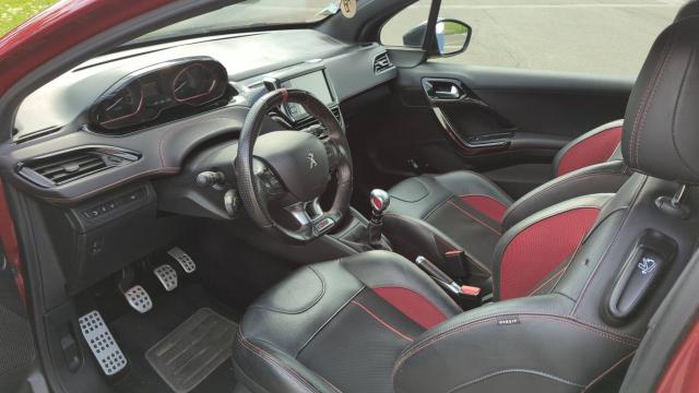 Peugeot 208 image 2