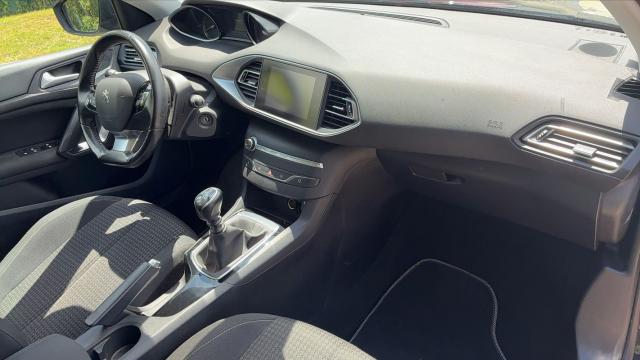 Peugeot 308 image 1