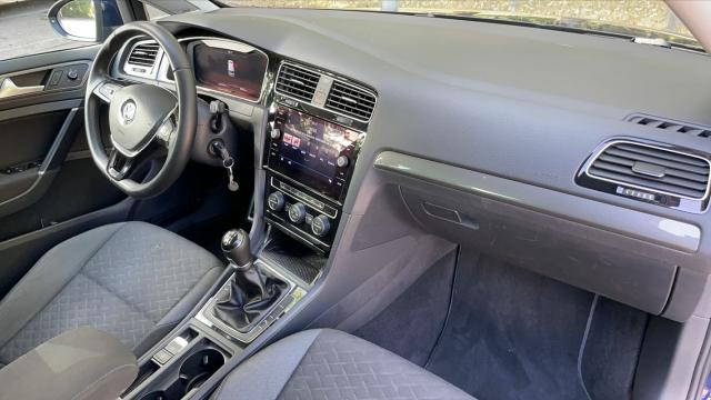 Volkswagen Golf image 9