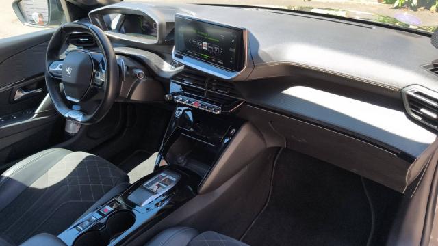 Peugeot 208 image 3