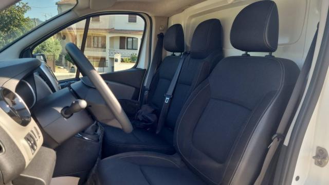Renault Trafic image 2