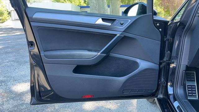 Volkswagen Golf image 2