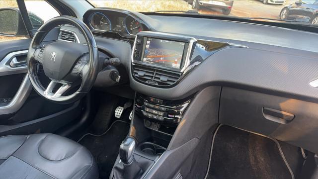 Peugeot 208 image 8
