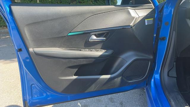 Peugeot 208 image 2