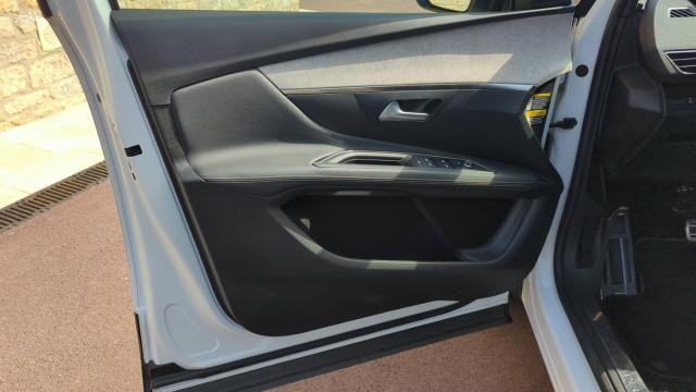 Peugeot 3008 image 3