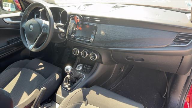Alfa Romeo Giulietta image 6