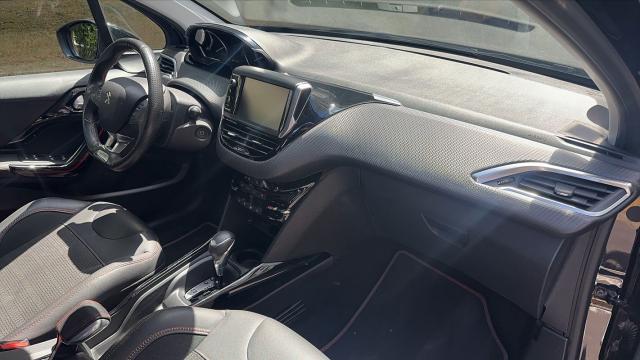 Peugeot 2008 image 6