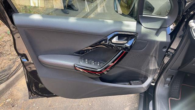 Peugeot 2008 image 1