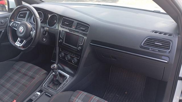 Volkswagen Golf image 2