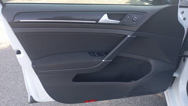 Volkswagen Golf image 6