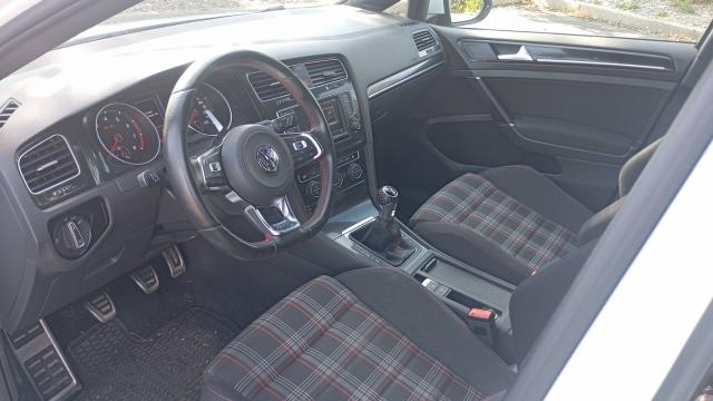 Volkswagen Golf image 7