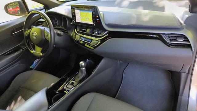 Toyota C-Hr image 5