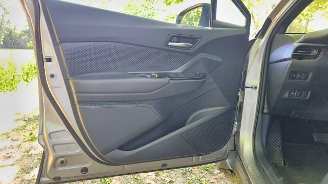 Toyota C-Hr image 9