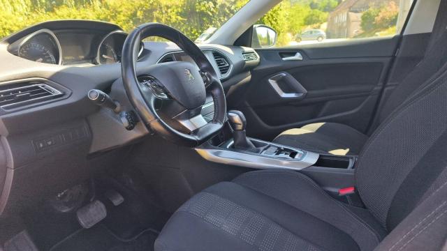 Peugeot 308 image 1