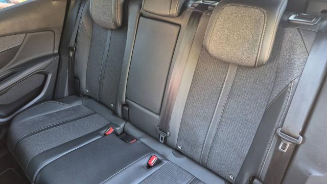Peugeot 3008 image 3