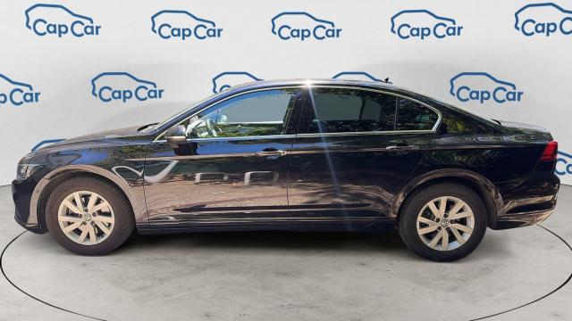 Volkswagen Passat image 9