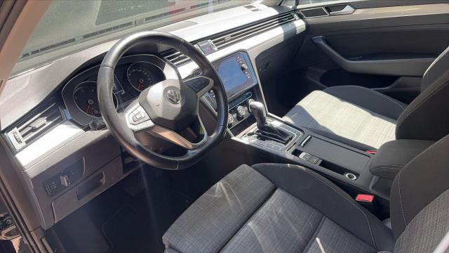 Volkswagen Passat image 7