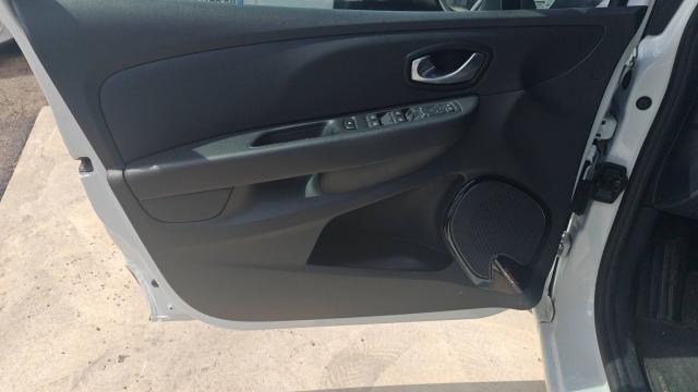 Renault Clio Estate image 8