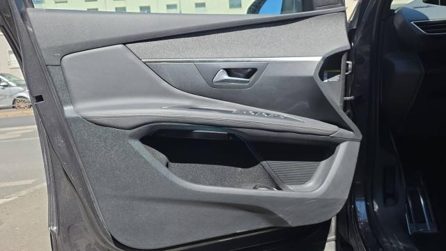 Peugeot 3008 image 3