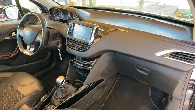 Peugeot 2008 image 8