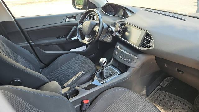 Peugeot 308 image 8
