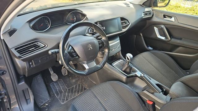 Peugeot 308 image 3